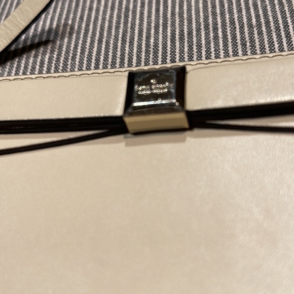 Kate Spade wallet - Picture 3 of 9